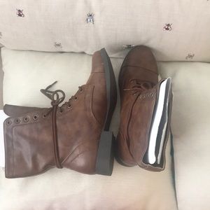 SALE! NWT Brash Combat Boots